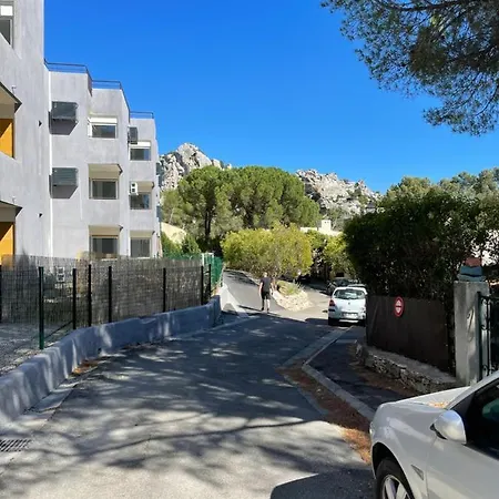 Le Roucas - Chaleureux Appartement Aux Baux De Provence Exterior photo
